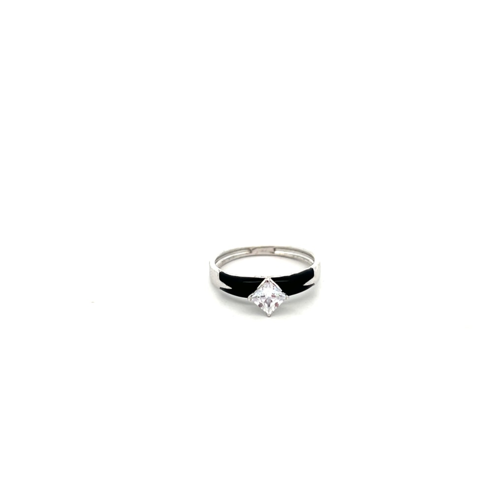 The Shwarz Solitaire Ring For Her