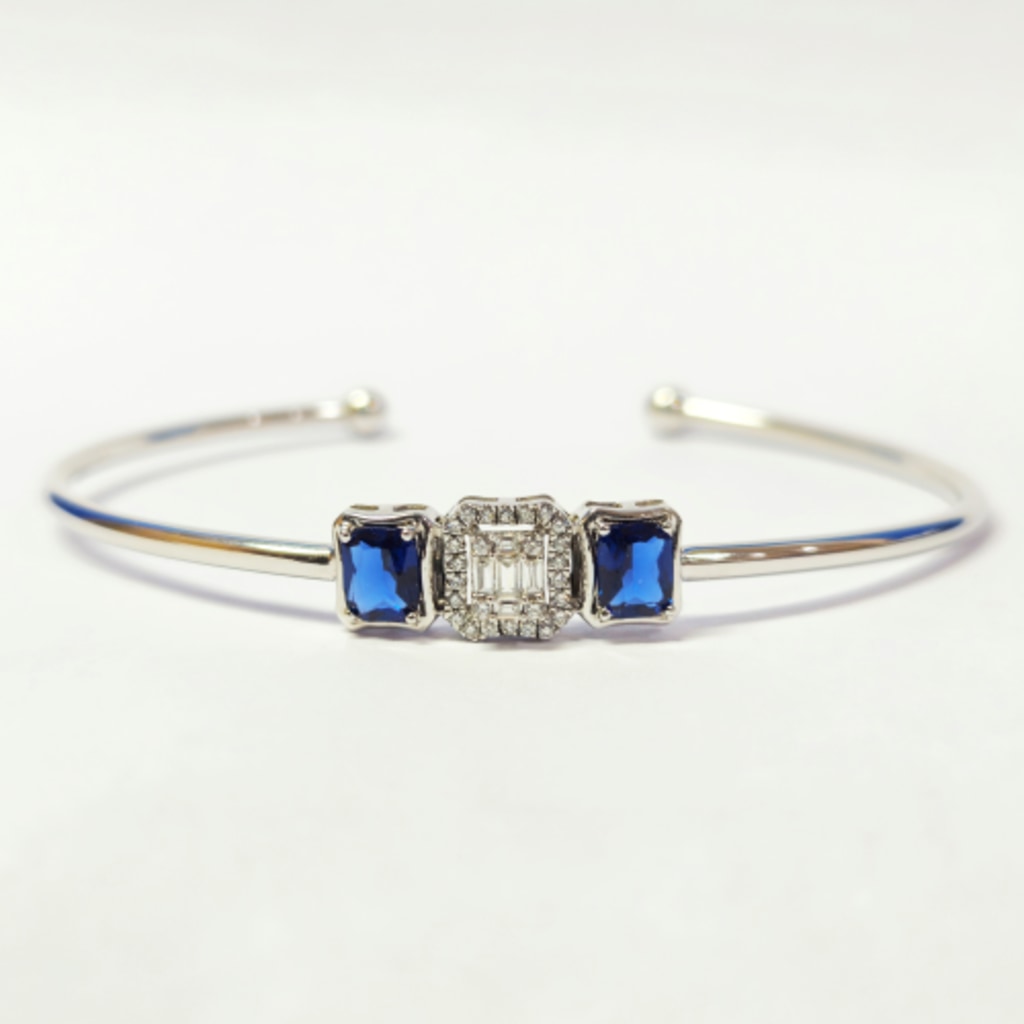 The Trilogy Twister Bangle