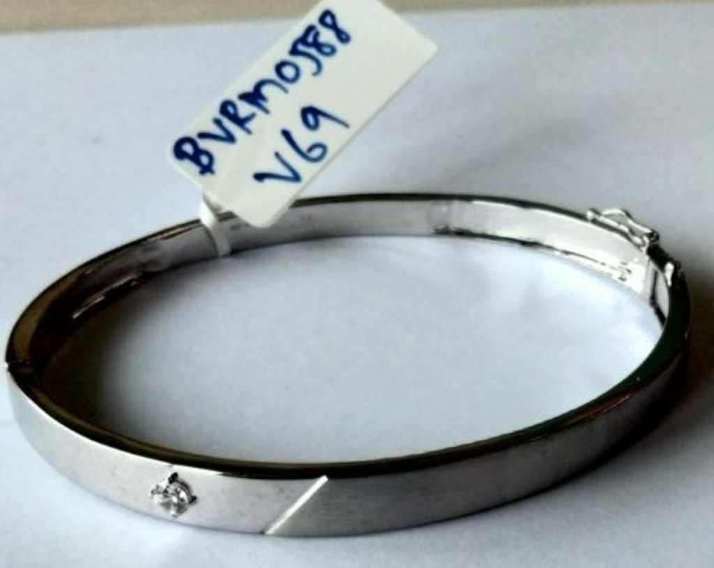 The Louishe Oval Bangle