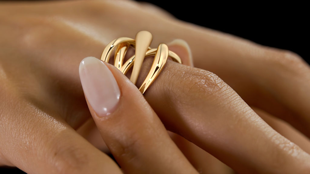 Aesthetic 22 Karat Yellow Gold Swirled Finger Ring