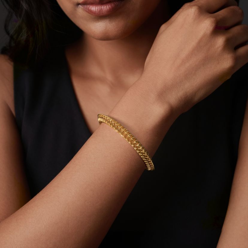 The Aaditri Round Bangle - image 3