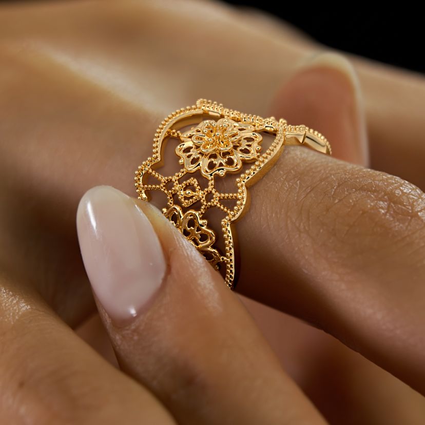 The Lidianne Band Ring - image 6