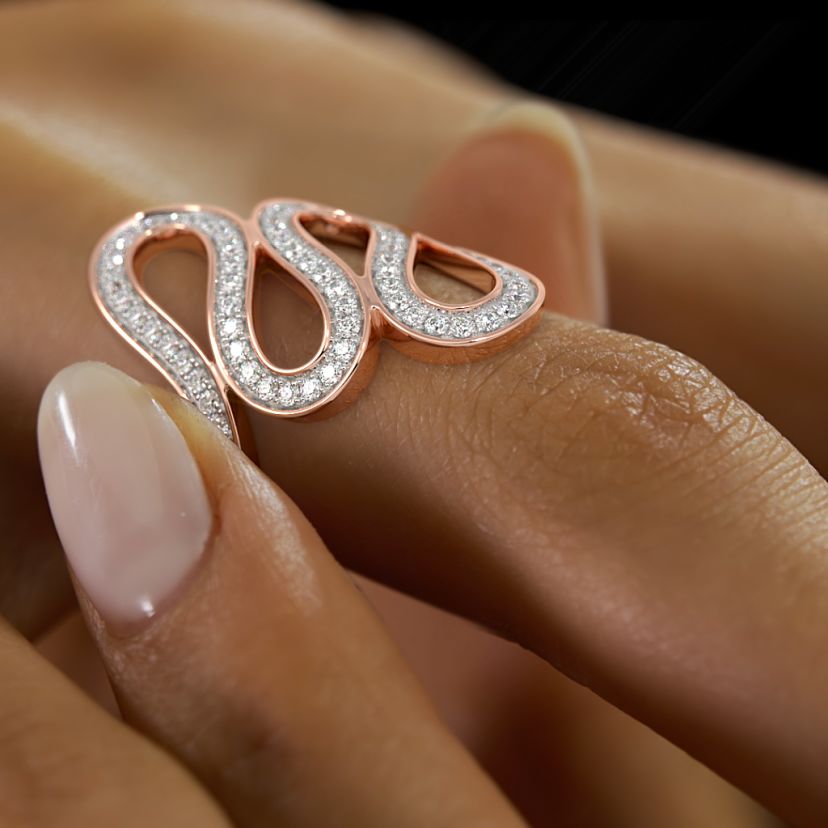 The Meandria Band Ring - image 6