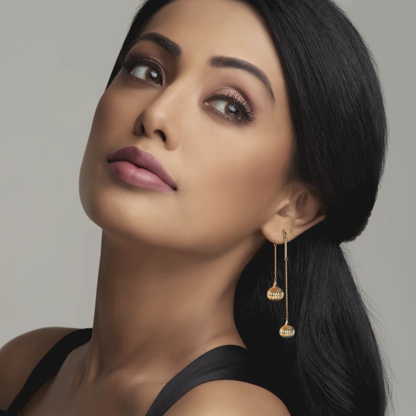 The Zytherra Sui Dhaga Earrings - image 3
