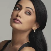 The Baggy Pearl Hoop Earrings - thumb 3